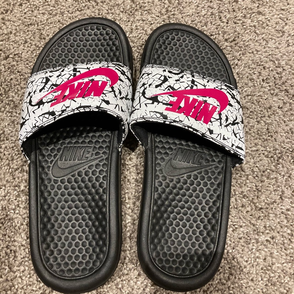 Nike slides